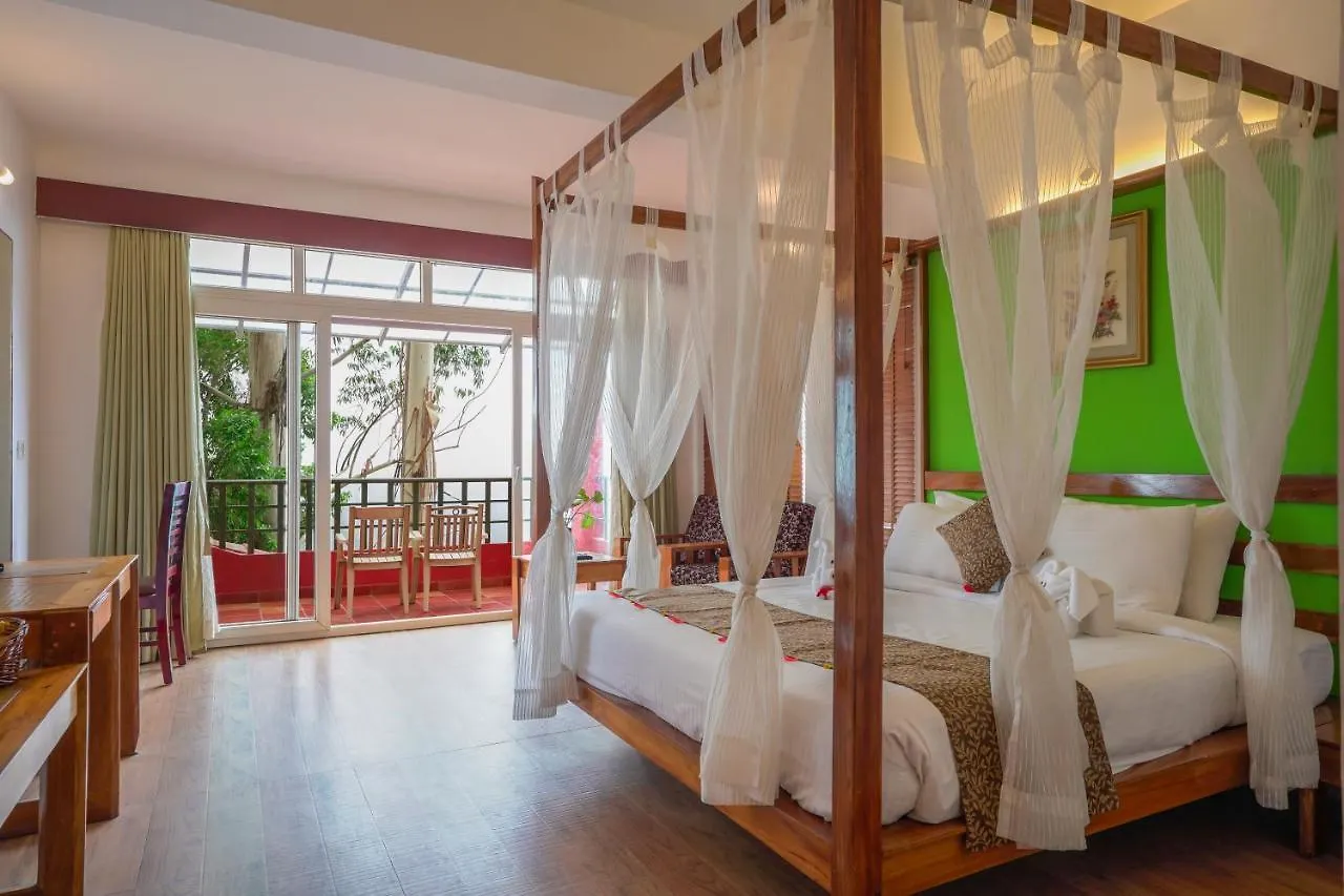 **** Üdülőközpont Tea Valley Resort, Munnar India
