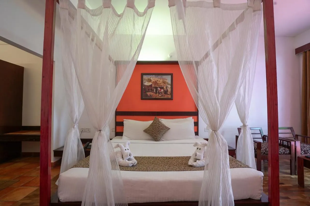 Tea Valley Resort, Munnar 4*,